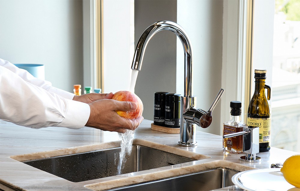 Lavabo musluğu onarım çalışması